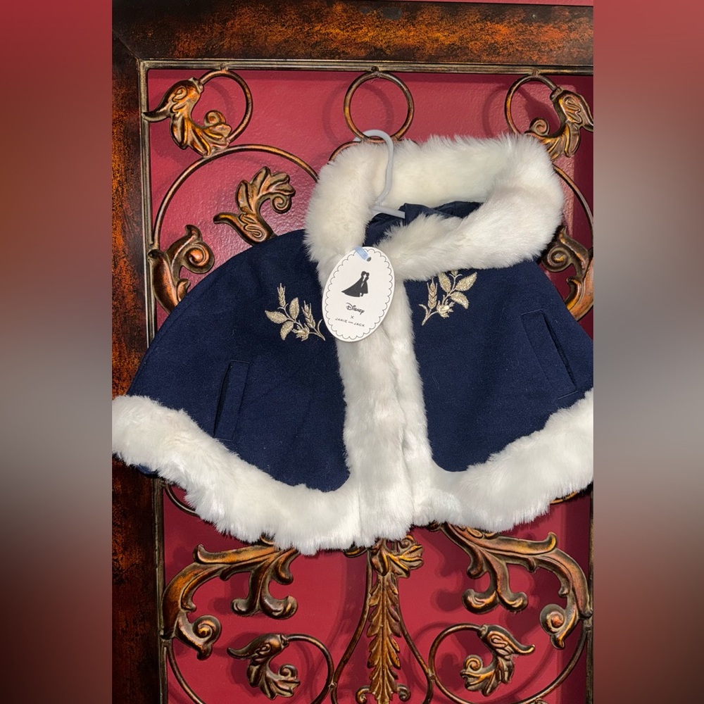 Disney Frozen Faux Fur Cape